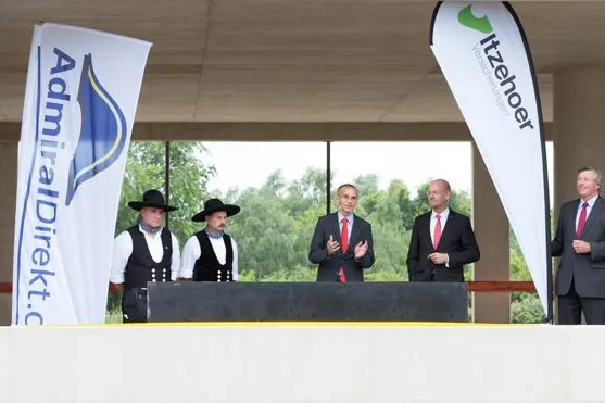 Bild: Itzehoer Versicherungen und AdmiralDirekt.de feiern Richtfest am neuen Kölner Standort