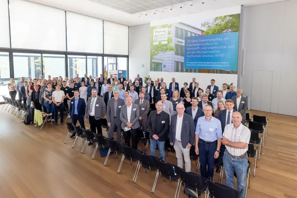 Zehn Jahre Fraunhofer AZOM: Optische Messtechnik als Innovationstreiber Bild: Zehn Jahre Fraunhofer AZOM: Optische Messtechnik als Innovationstreiber