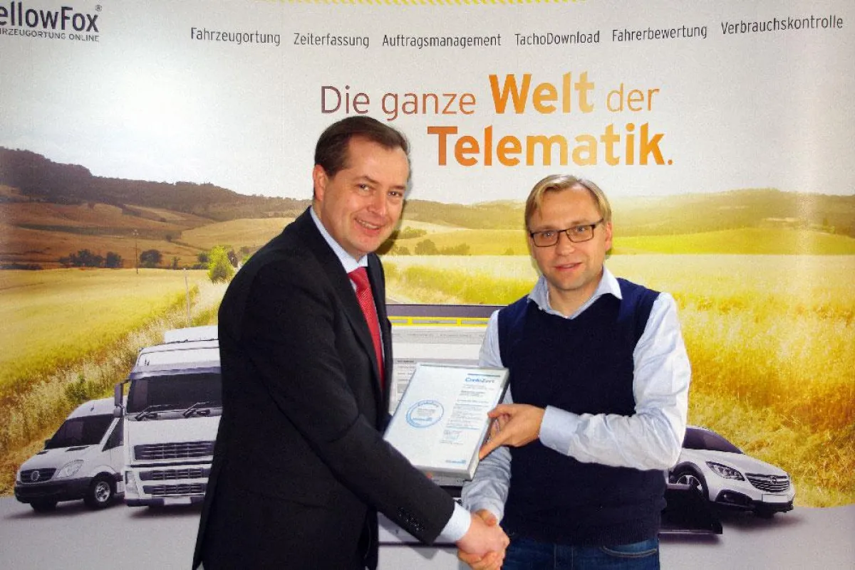 Zertifikatsübergabe bei YellowFox