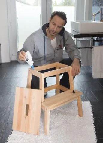 Kinder-Fußtritt aus Holz reparieren Bild: Kinder-Fußtritt aus Holz reparieren