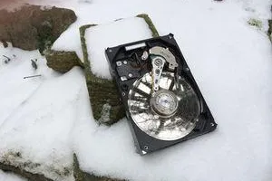 Auf Eis gelegt - Kälte lässt Computer-Festplatten, Server und Tablets erfrieren Bild: Auf Eis gelegt - Kälte lässt Computer-Festplatten, Server und Tablets erfrieren