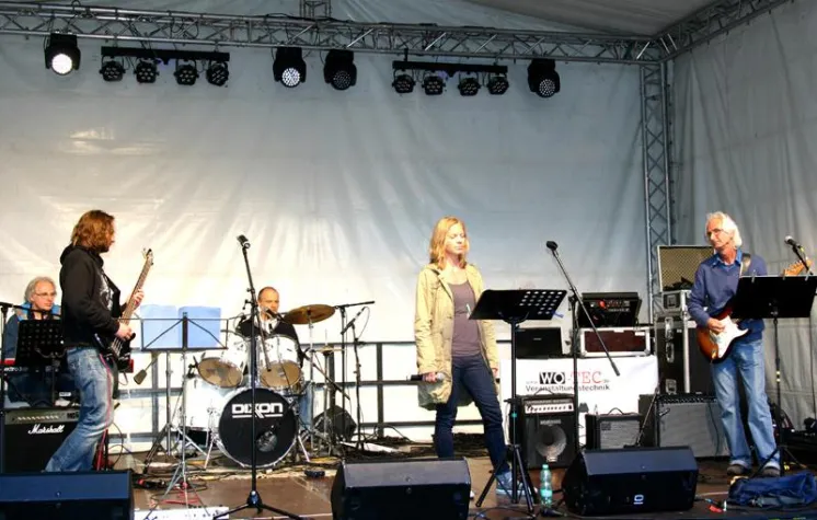 Bild: Super Stimmung mit Partyrock und Feuerjongleuren auf dem Rheinischen Schulfest 2013