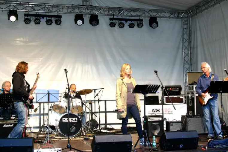 Bild: Super Stimmung mit Partyrock und Feuerjongleuren auf dem Rheinischen Schulfest 2013