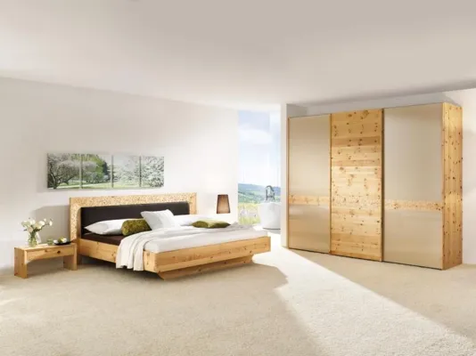 Bild: Massivholzmöbel mit Wohlfühlgarantie - Zirbenholz auf der Heim und Handwerk München 2009