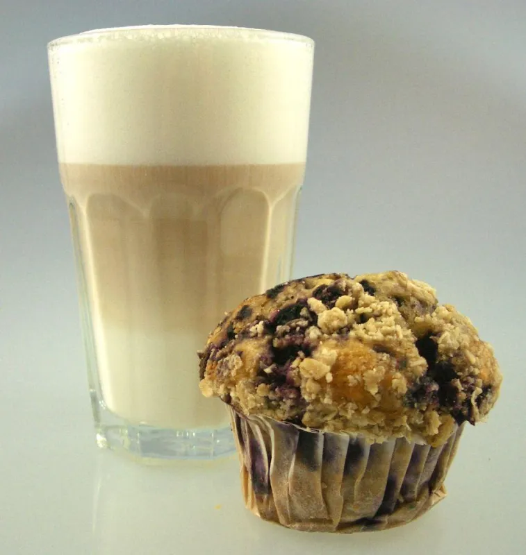 abnehmen.net: Einige Kaffespezialitäten enthalten zusammen mit einem Muffin soviele Kalorien wie ein Hauptmahlzeit