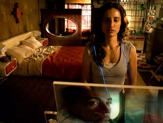 Bild: Sleep Dealer ist ein Science-Fiction-Film mit aktueller Thematik