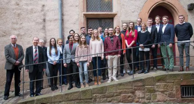 Bild: 12 Stipendien der Von Behring-Röntgen-Stiftung für Medizinstudierende