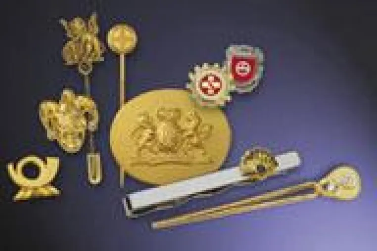 Bild: Anstecknadeln & Pins aus Edelmetallen