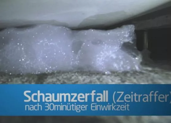 Bild: Desinfektion eines Hohlraumbodens nach Schimmel- und Bakterienbefall