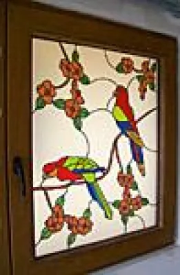 Bild: Exquisite Glasfenster mit Vogelmotiven