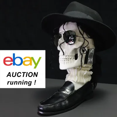 Bild: Totenkopf von Michael Jackson auf Ebay
