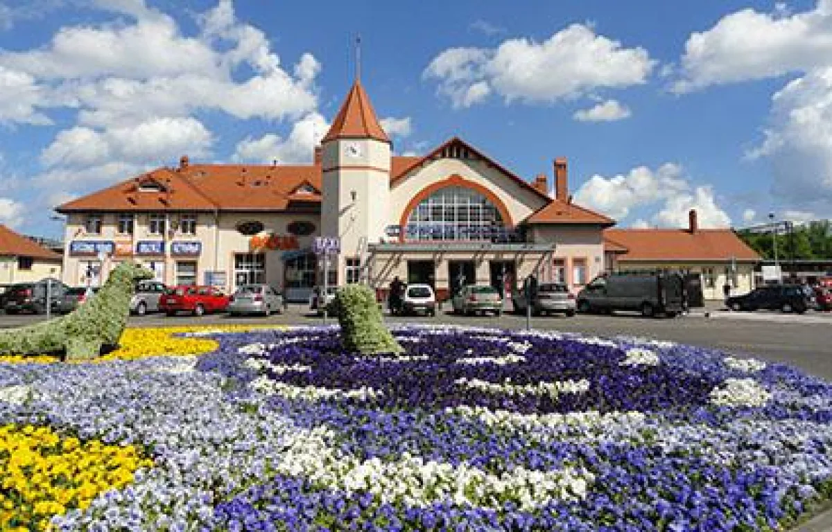 Bunt geschmückt und mit viel Kultur lockt Kolberg Gäste an. Foto: Carsten Wolf/Travel-Netto