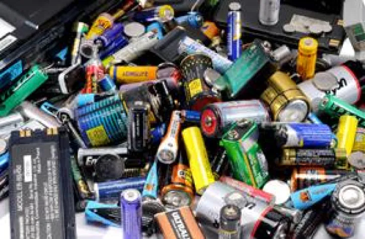 Bild: Batterie-Recycling am „Tag der Umwelt“ - Den Batterie-Schatz aus der Schublade heben