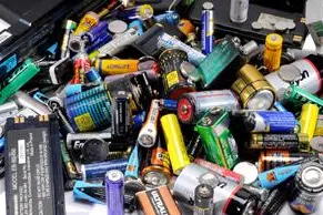Bild: Batterie-Recycling am „Tag der Umwelt“ - Den Batterie-Schatz aus der Schublade heben