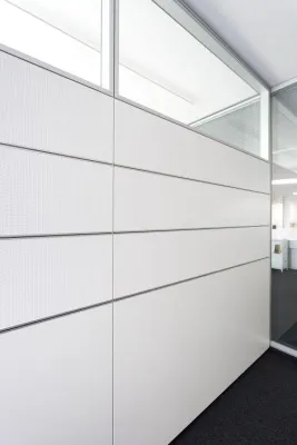 Neue Trennwände von feco zur Bau 2009 - Kommunikation fördern und Konzentration ermöglichen Bild: Neue Trennwände von feco zur Bau 2009 - Kommunikation fördern und Konzentration ermöglichen