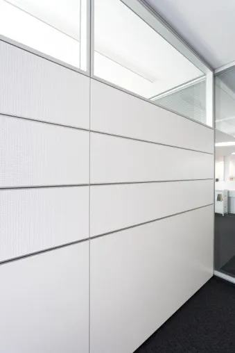 Bild: Neue Trennwände von feco zur Bau 2009 - Kommunikation fördern und Konzentration ermöglichen