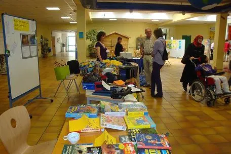 Bild: Auf ein Neues - Reha-Flohmarkt feierte Premiere in der Bonner Christophorus-Schule