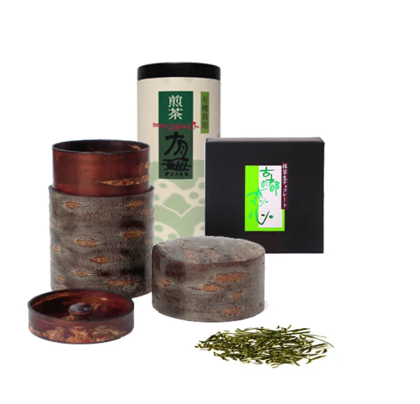 Aus Japan: Teedose Kirschholz handgefertigt, Sencha First Grade, Matcha Schokolade