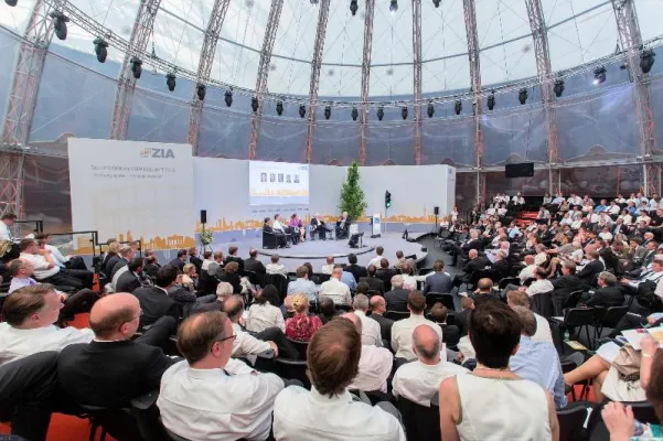 Bild: Die Berliner Eventagentur FEEL&RED GmbH organisierte in Folge den „Tag der Immobilienwirtschaft“