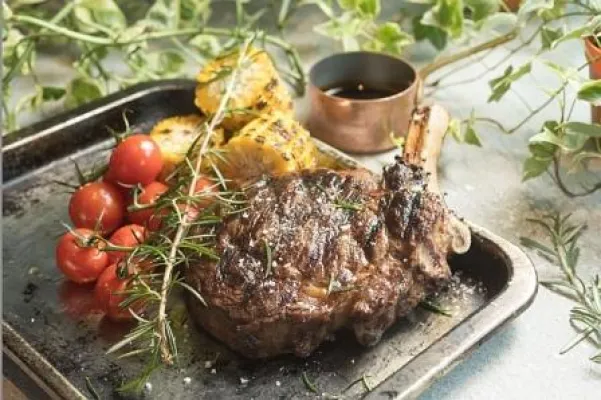 Nostalgisches Ambiente und authentische Küche Bild: Nostalgisches Ambiente und authentische Küche