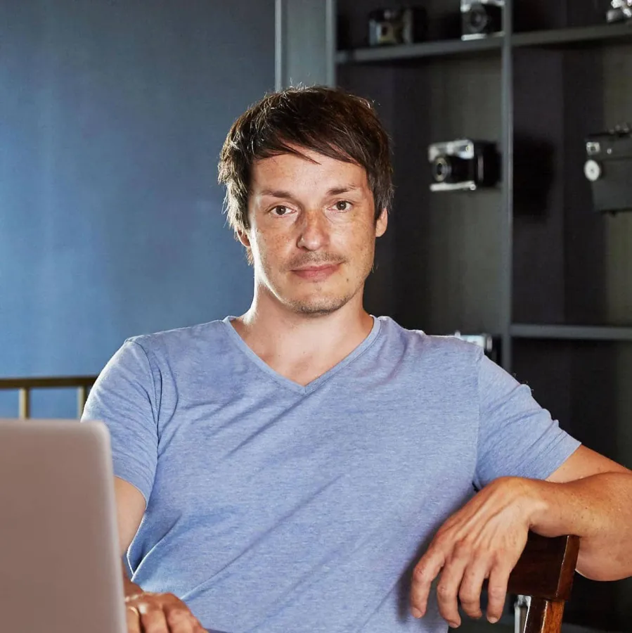 Vom Fotografen zum Webagentur-Betreiber: Sebastian Sonntag (© Luise Aedtner)