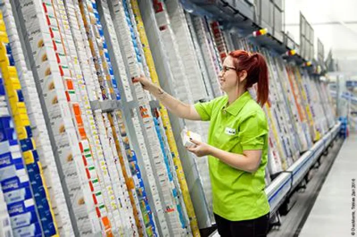 Bild: Erhöhte Durchsatzzahlen im neuen Logistikzentrum von DocMorris