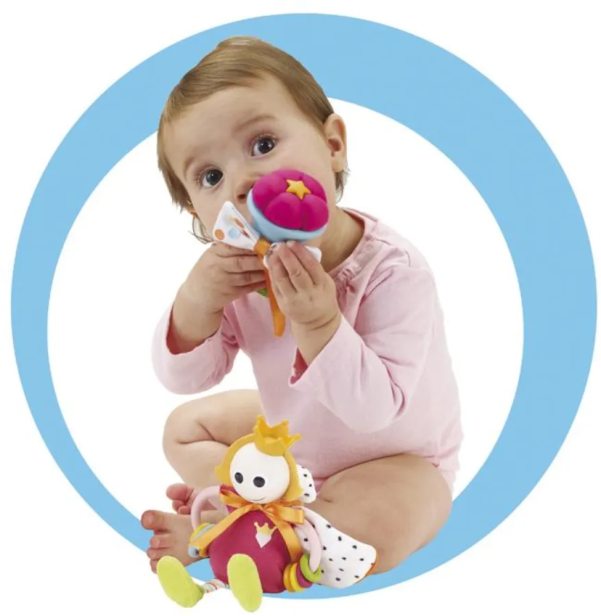 Rassel und Beißring in einem - die niedliche Prinzessin begleitet Babys durch die Zeit des Zahnens.