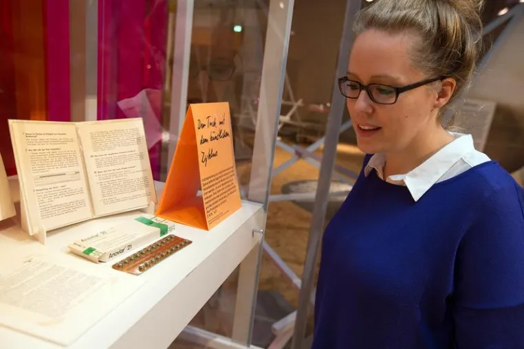 Bild: Pink und Pille - Neue DASA-Ausstellung "Experiment" zeigt Erfindungen aus dem Chemielabor