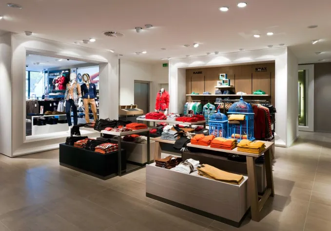 Bild: Perfektes Rahmenprogramm: Knoblauch baut das neue Modehaus Stock in Melle