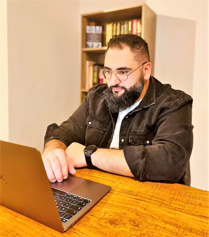 Elias Mirza bietet flexibles SEO-Abo für Webseiten an (© @Elias Mirza)