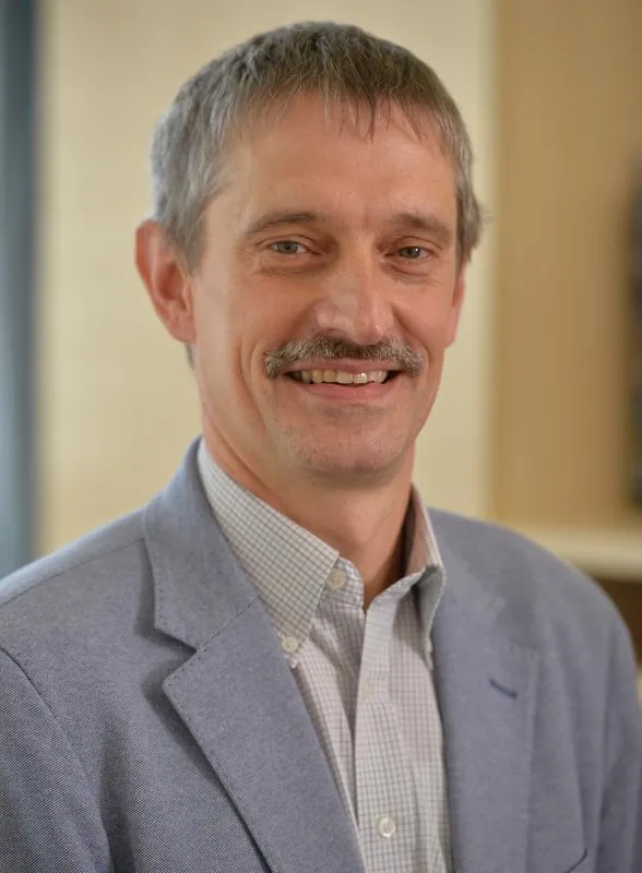 Prof. Dr. rer. pol., Dipl.-Ing. oec. Heiko Burchert ()