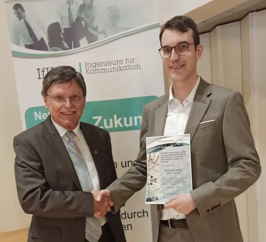 Bild: IfKom-Hochschulpreis für Aaron Müller an der Hochschule Esslingen