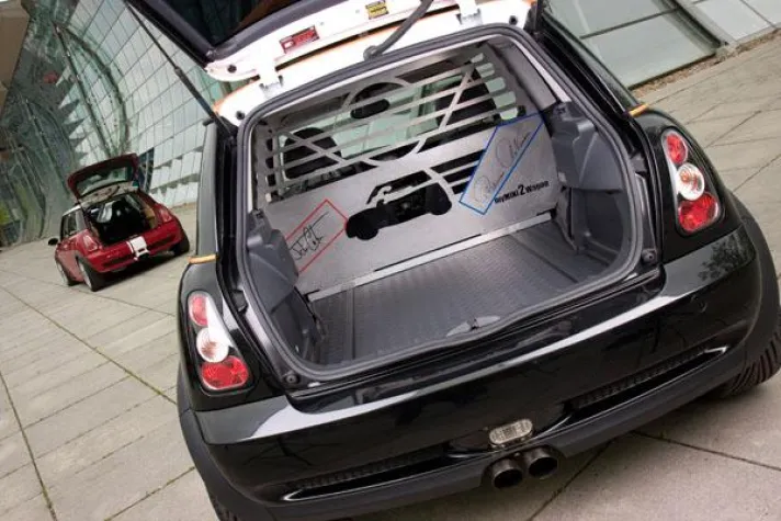 Endlich genug Platz – der New MINI als schnittiger Minikombi Bild: Endlich genug Platz – der New MINI als schnittiger Minikombi