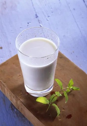 Bild: Der Expertentipp im Mai: H-Milch oder Frischmilch - was enthält mehr Nährstoffe?