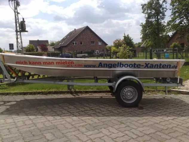 Bild: Angelboote, Arbeitsboote, Rettungsboote, all das können Sie in unseren Shop erwerben.