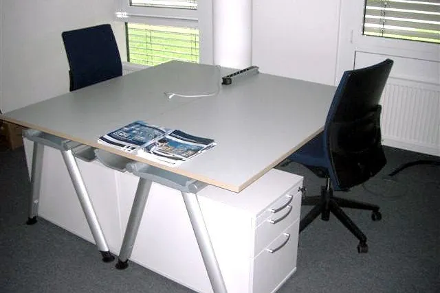 Bild: Gebrauchte Büromöbel bei München - über 600 komplette Arbeitsplätze von Dyes ab März 2010