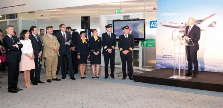 PRCONNEXION: Erfolgreiche Lufthansa PR Kampagne leistet Beitrag zur griechisch-deutschen Wirtschaftsbeziehung Bild: PRCONNEXION: Erfolgreiche Lufthansa PR Kampagne leistet Beitrag zur griechisch-deutschen Wirtschaftsbeziehung