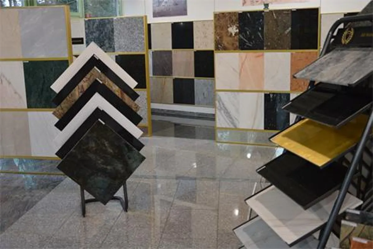 Innendesigner Beratung im Showroom der AG Natursteinwerke in Gütersloh, NRW