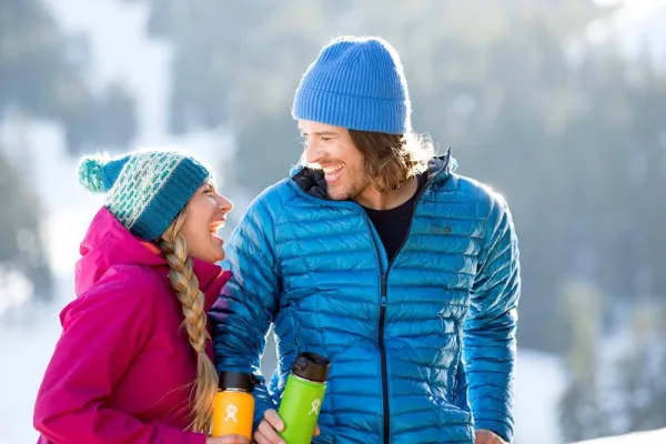 Bild: Isolierte Trinkflaschen aus Edelstahl überzeugen immer mehr Menschen