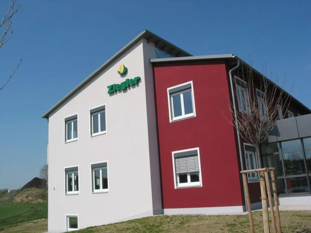 Das neue Verwaltungsgebäude der Gregor Ziegler GmbH in Stein bei Plößberg/Oberpfalz