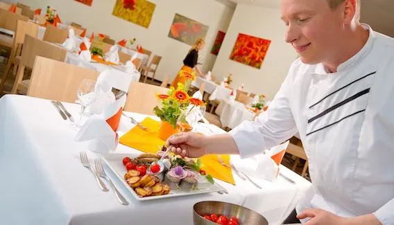 PR-Feature: Kochen, Klönen und Genießen Bild: PR-Feature: Kochen, Klönen und Genießen