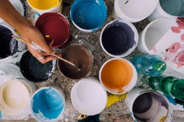 Dienstjubilare verleihen der Stiftung Liebenau bunte Farbtupfer Bild: Dienstjubilare verleihen der Stiftung Liebenau bunte Farbtupfer