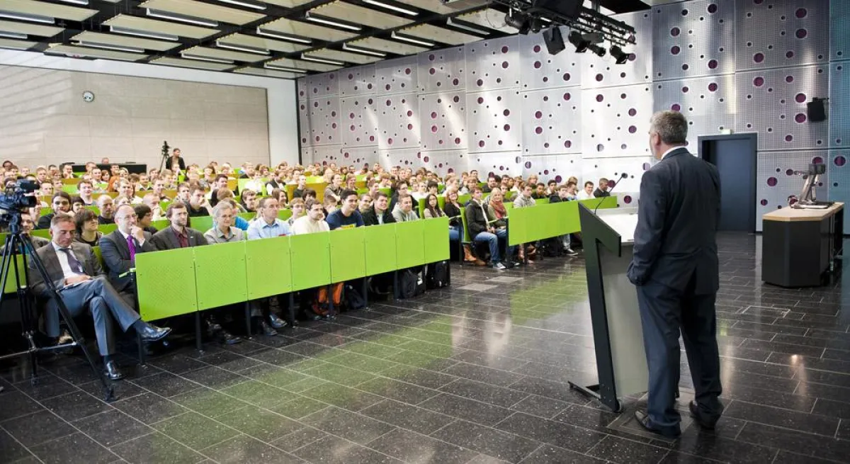765 Erstsemester-Studierende begrüßte Rektor Prof. Dr. Armin Willingmann zu Beginn des Wintersemesters 2011/12 an der HS Harz.