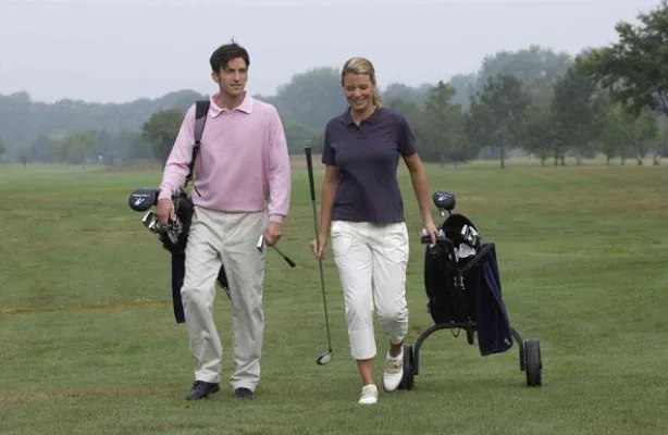 Bild: Golf gegen (Beziehungs-)Stress - Zum Valentinstag kommt Harmonie ins Spiel