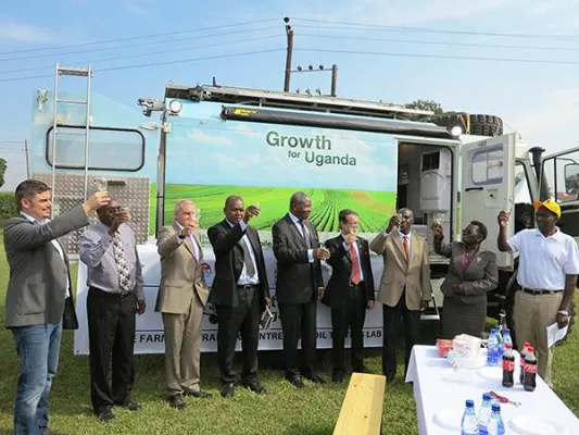 Bild: 4Wheel24 präsentiert Sonderfahrzeug für Projekt „Growth for Uganda“ der K+S Kali GmbH