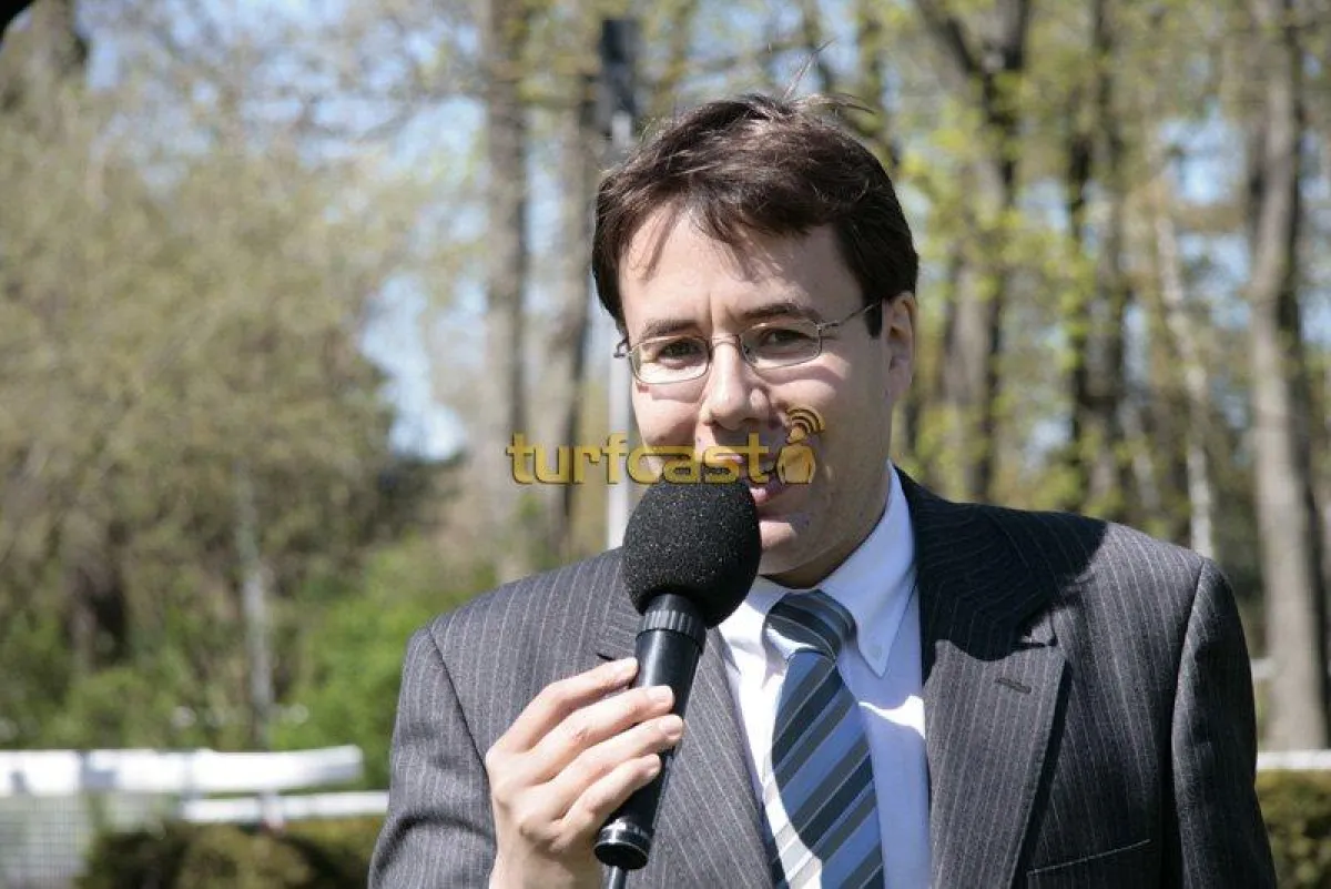 Moderator und Kommentator Thorsten Castle wird die Zuschauer zusammen mit Trainer G. Geisler durch die Sendung führen