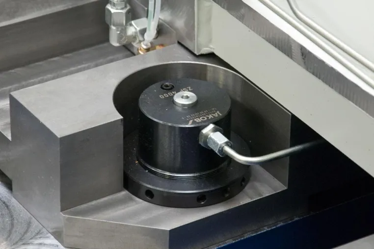 Durch perfekte Spannung zu Oberflächen mit Superfinish Bild: Durch perfekte Spannung zu Oberflächen mit Superfinish