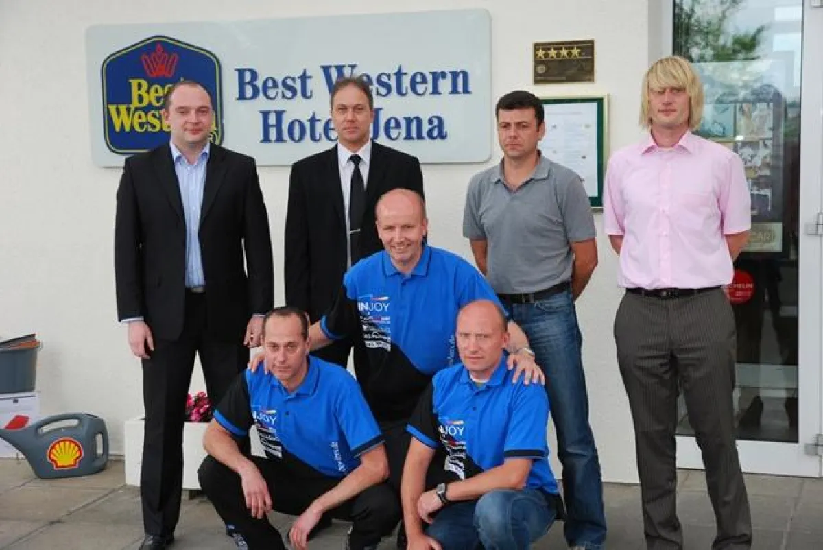 hinten links Marcel Keil, Jens Mende, Kai Lohse, Marcus Schulze und vorne die drei Neuverpflichtungen von links Andreas Pawlowski, Uwe Axt und Silvio Deuschle