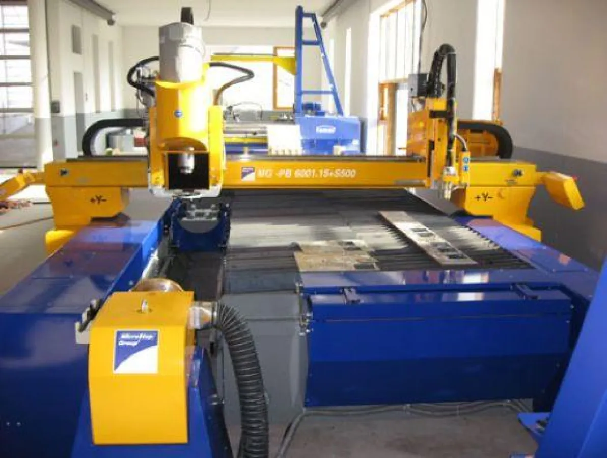 MicroStep Anlage mit Schacht zur Bearbeitung von Rohren und Profilen