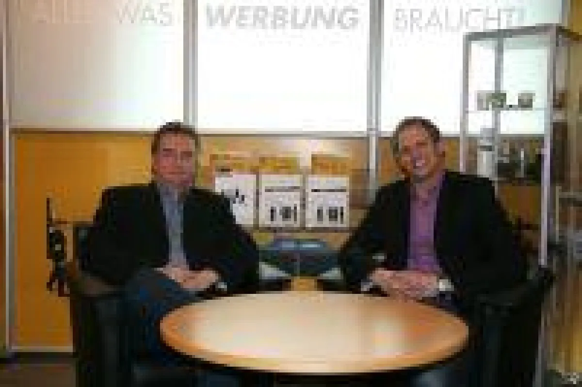 Auf gute Zusammenarbeit!Manfred Funke-Kaiser und Björn Schaper